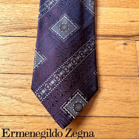Ermenegildo Zegna purple silk printed Mens tie business formal black tie